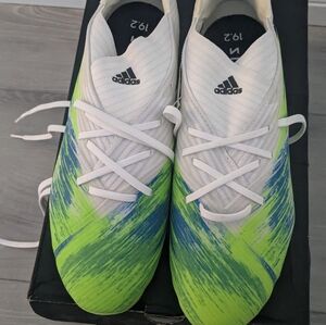 Soccer Cleats Nemesis Men Size 10